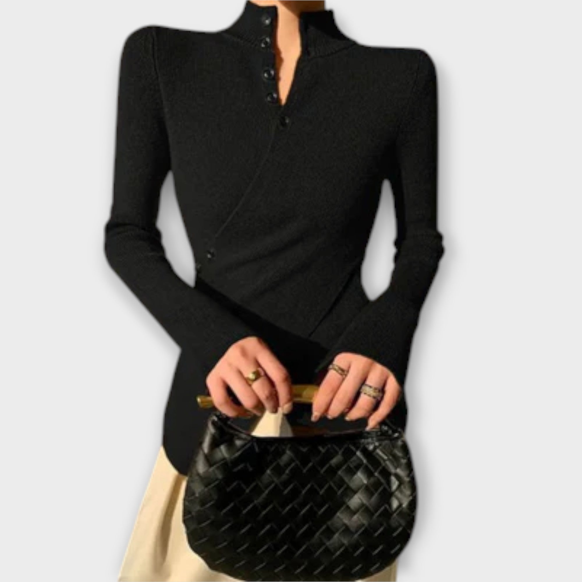 Asymmetrisk knaplangærmet top – Modern elegance omdefineret