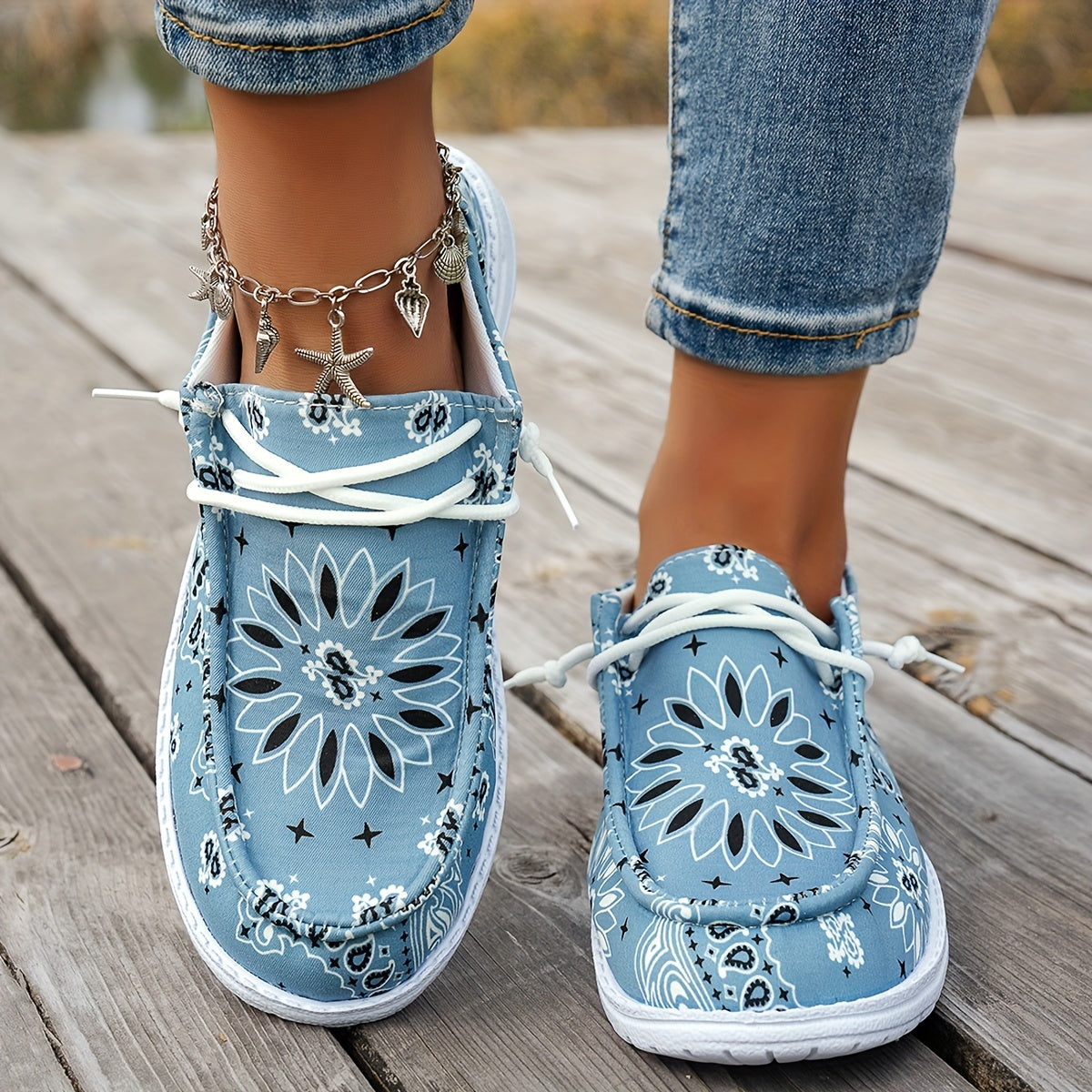 Emma – Komfortable sommersko med unikt blomstermønster