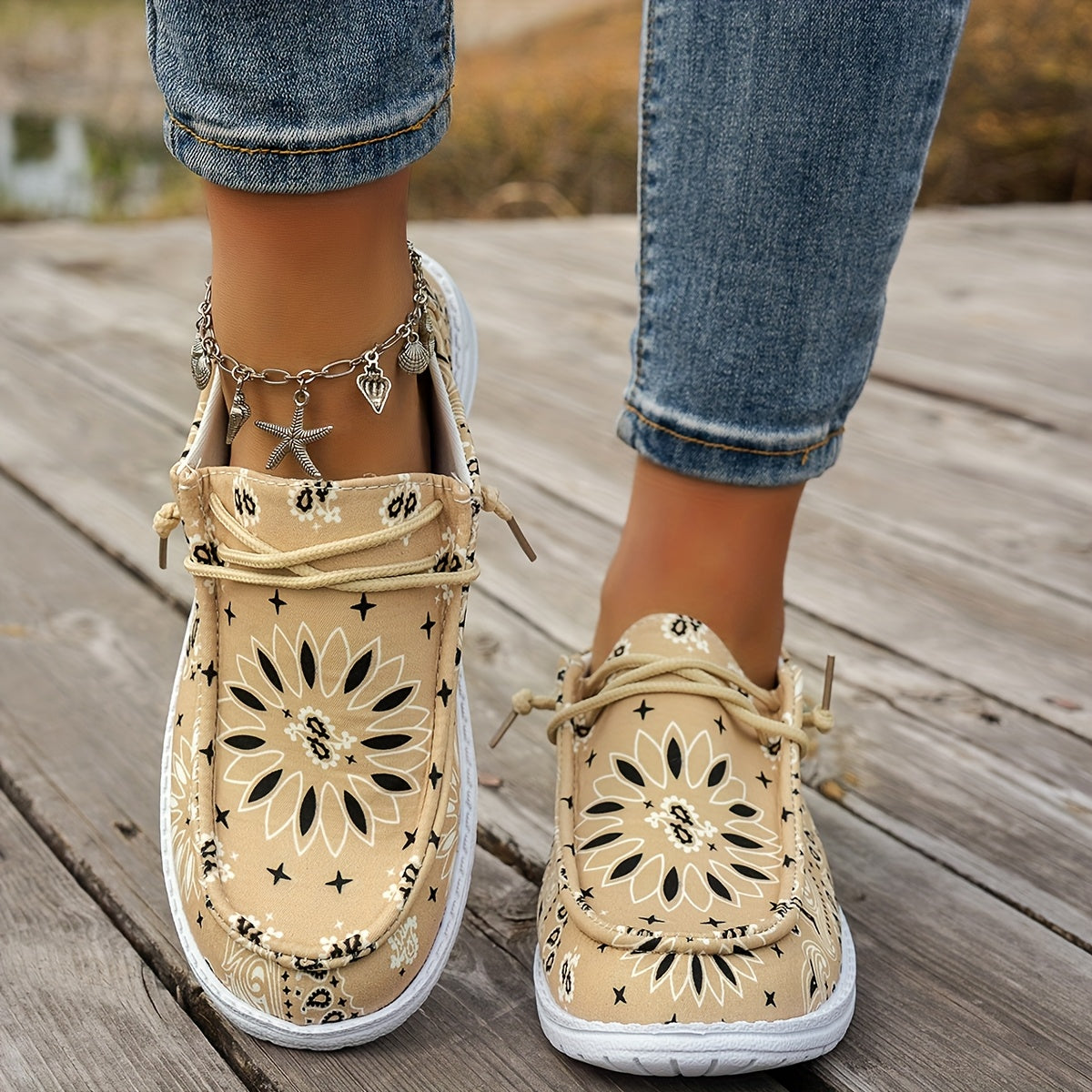 Emma – Komfortable sommersko med unikt blomstermønster